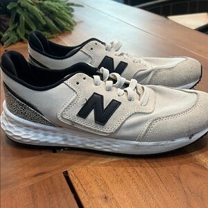 New Balance Men's White and Black Sneakers